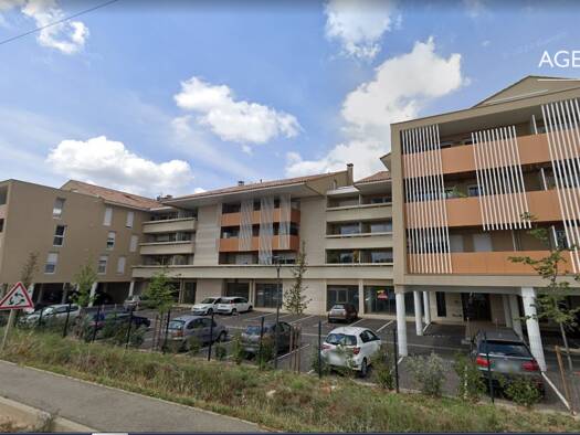 Local commercial à vendre 315 000 € 221 m² de surface de vente St Martin de Crau 13310