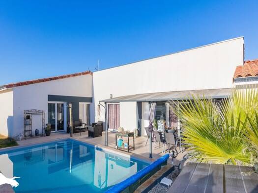 Maison de plain-pied à vendre 296 500 € 5 pièces 4 chambres 142 m² 800 m² de terrain Lombez 32220