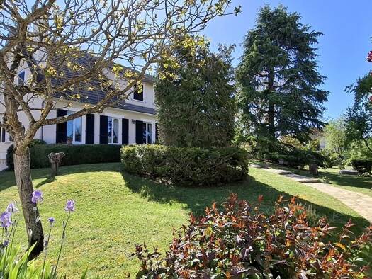 Maison à vendre 289 000 € 11 pièces 6 chambres 324 m² 1 976 m² de terrain Rive Gauche-Saint Savinien Villeneuve-sur-Yonne 89500