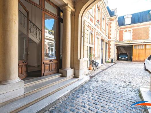 Appartement à vendre 540 000 € 5 pièces 3 chambres 117 m² Étage 3/3 Centre Ville Reims 51100