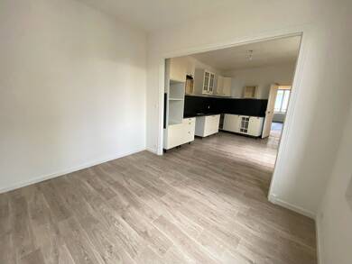 Appartement à louer 850 € 3 pièces 2 chambres 60 m² 1er étage Ballancourt sur Essonne 91610