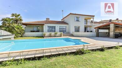 Maison à vendre 529 200 € 7 pièces 4 chambres 180 m² 1 271 m² de terrain L Aiguillon sur Vie 85220