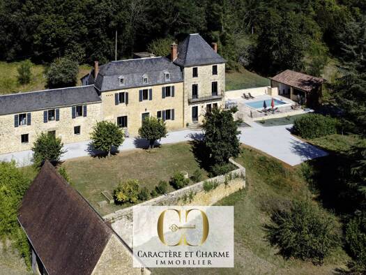 Maison à vendre 895 000 € 17 pièces 9 chambres 525 m² 10 000 m² de terrain Sarlat-la-Canéda 24200