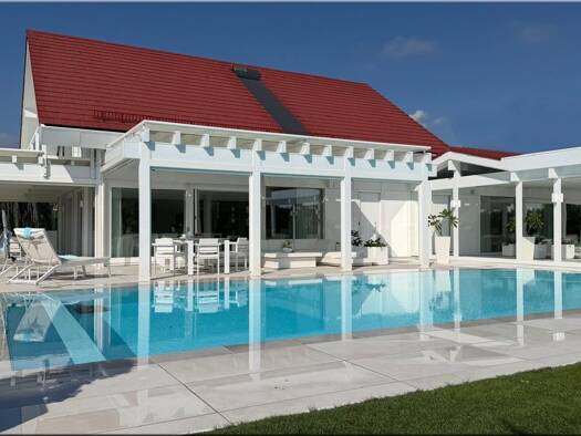 Maison à vendre 2 200 000 € 7 pièces 4 chambres 216 m² 1 306 m² de terrain Prévessin-Moëns 01280