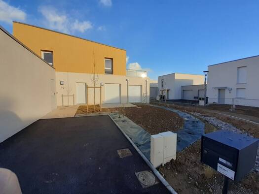 Pavillon à louer 868 € 4 pièces 3 chambres 83 m² 151 m² de terrain Val-de-Reuil 27100