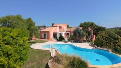 Villa à vendre 949 000 € 8 pièces 6 chambres 246 m² Hyeres 83400