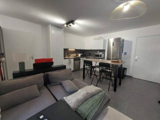 Appartement à louer 644 € 2 pièces 1 chambre 44 m² 2ème étage Chasse-sur-Rhône 38670