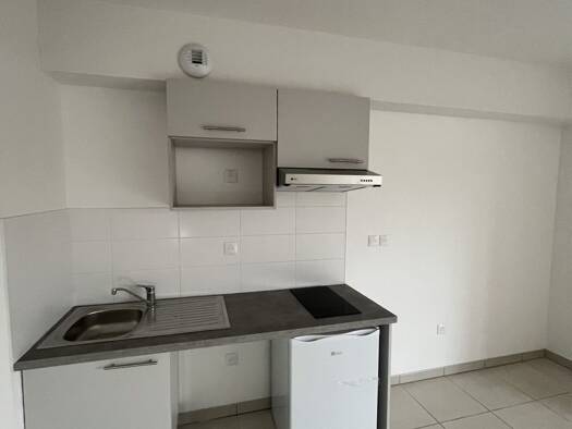 Appartement à louer 699 € 2 pièces 1 chambre 55 m² RDC/1 Centre Castelginest 31780