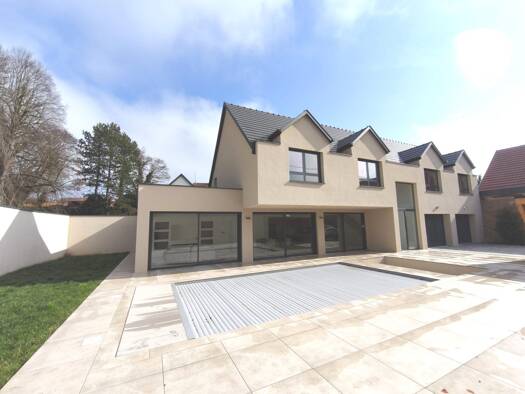 Maison à vendre 1 352 000 € 7 pièces 5 chambres 340 m² 651 m² de terrain Truchtersheim 67370