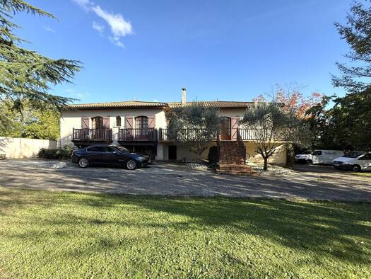 Maison à vendre 690 000 € 8 pièces 6 chambres 250 m² 1 465 m² de terrain Bouliac 33270