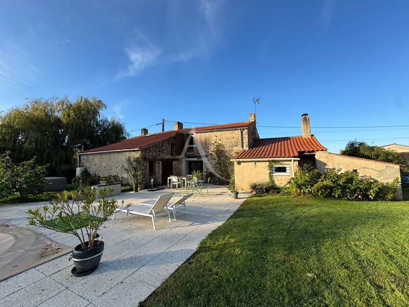 Maison à vendre, 180m², LA CHAPELLE HERMIER