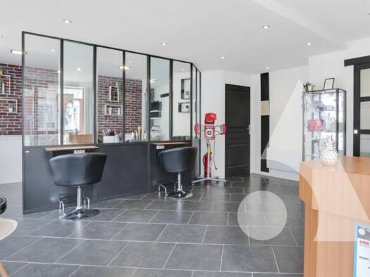 Salon de coiffure à vendre Fonds de commerce 45 000 € 55 m² de surface de vente Saint-Just-en-Chaussée 60130