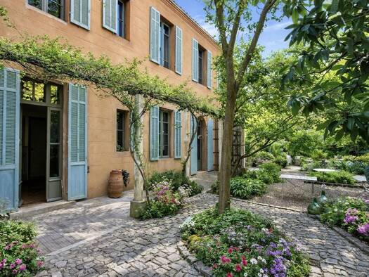 Maison à vendre 1 532 900 € 12 pièces 7 chambres 401 m² 2 065 m² de terrain Barjols 83670