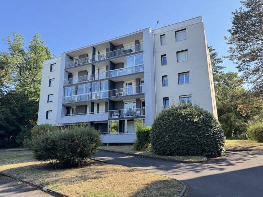 Appartement à vendre 29 500 € 3 pièces 2 chambres 38 m² Étage 2/4 La Brierette Digoin 71160