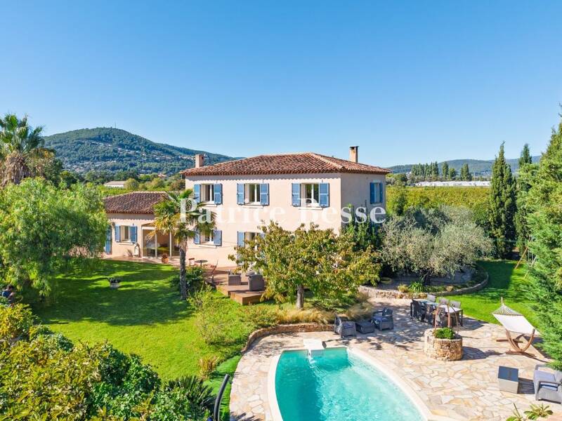 Maison à vendre, 232m², SOLLIES VILLE