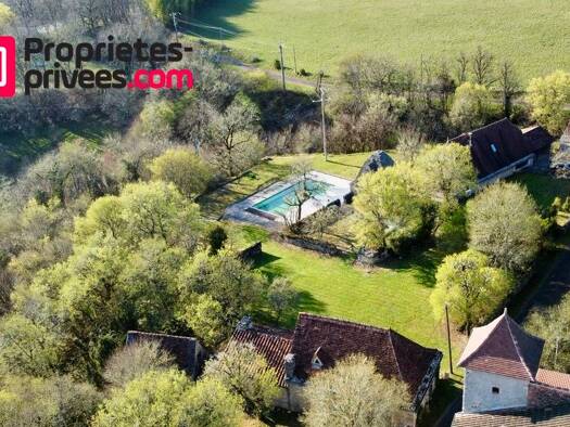 Maison à vendre 527 000 € 7 pièces 5 chambres 200 m² 9 000 m² de terrain Montgesty 46150