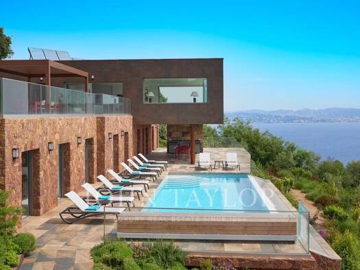 Maison à vendre - Première occupation 5 500 000 € 8 pièces 7 chambres 340 m² 2 004 m² de terrain Théoule-sur-Mer 06590