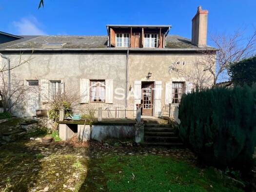 Maison à vendre 109 000 € 5 pièces 4 chambres 123 m² 459 m² de terrain Mehun-sur-Yèvre 18500