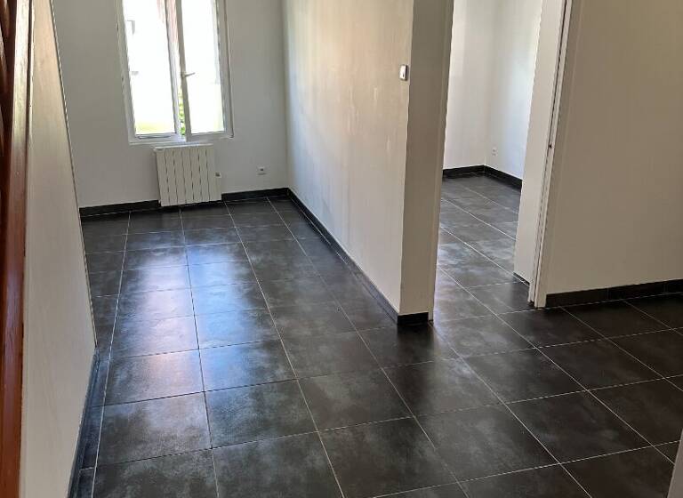 Maison à louer 1 350 € 3 pièces 2<br/>chambres 58 m²<br/>superficie Epinettes Issy les Moulineaux 92130