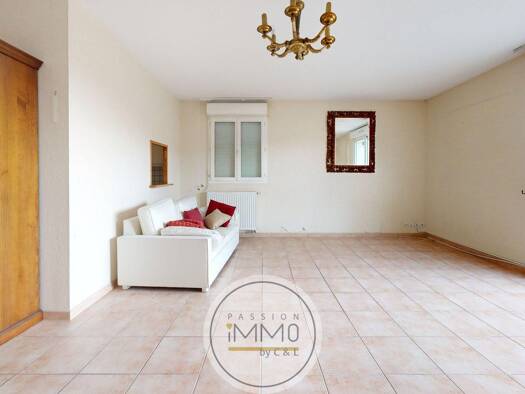 Appartement à vendre 250 000 € 4 pièces 3 chambres 92,02 m² Étage 3/3 Les Plantiers-route de Marseille Sisteron 04200
