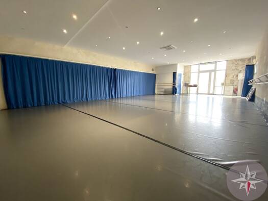 Local commercial à louer 995 € 113 m² de surface de vente Cournonsec 34660