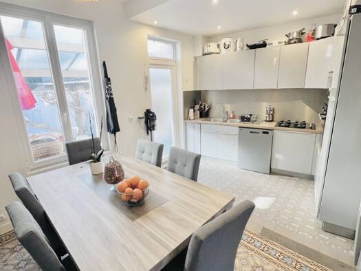 Maison de ville à vendre 260 000 € 6 pièces 4 chambres 118 m² 463 m² de terrain Rive Gauche-Biondi Volets Verts Creil 60100