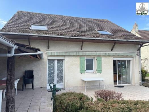 Maison à vendre 199 000 € 6 pièces 5 chambres 134,1 m² 4 500 m² de terrain Pontoux 71270