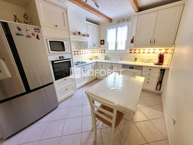 Maison à vendre 342 400 € 6 pièces 4 chambres 138 m² 377 m² de terrain Cirque-La Montcaldette Arles 13200