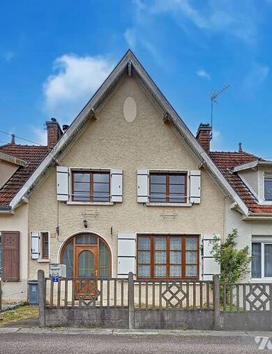 Maison à vendre 70 000 € 5 pièces 3 chambres 222 m² de terrain Froncles 52320