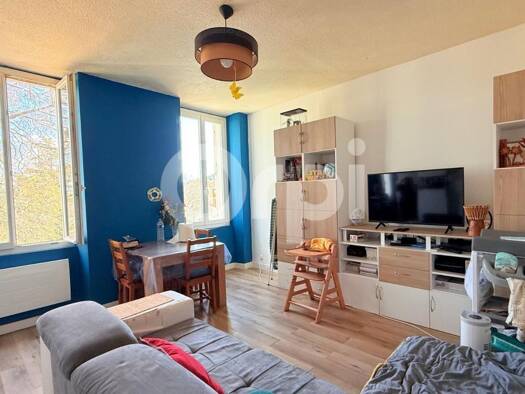 Duplex à vendre 168 400 € 3 pièces 2 chambres 60 m² 3 étages Centre Solliès-Pont 83210