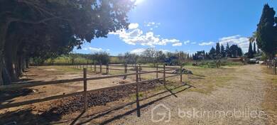 Ferme à vendre 435 000 € 5 pièces 3 chambres 110 m² 21 794 m² de terrain Nord Sigean 11130