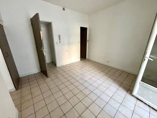 Appartement à louer 460 € 2 pièces 1 chambre 26 m² RDC/3 Centre Ville Niort 79000