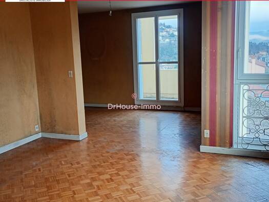 Appartement à vendre 109 900 € 5 pièces 3 chambres 90 m² Étage 7/7 Saint Jean-République Le Puy-en-Velay 43000