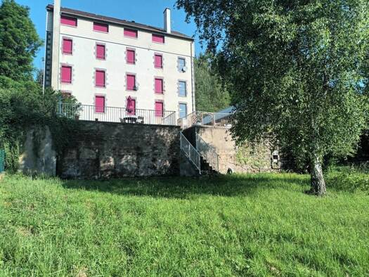 Immeuble à vendre 785 000 € 1 021 m² Pontaumur 63380