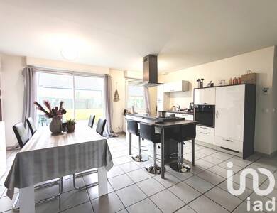 Maison de plain-pied à vendre 250 000 € 4 pièces 3 chambres 100 m² 490 m² de terrain Villers-Bretonneux 80800