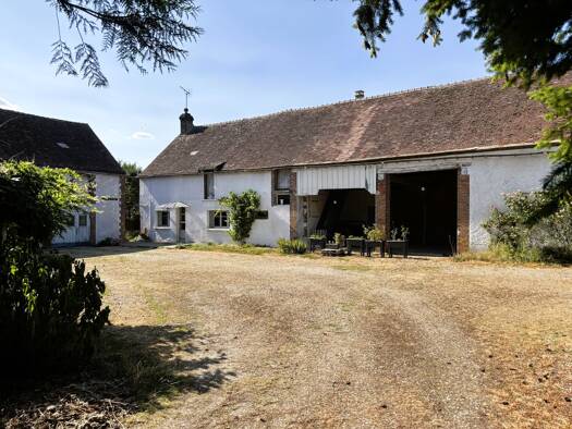 Maison à vendre 135 000 € 3 pièces 2 chambres 90 m² 4 162 m² de terrain Savigny-sur-Clairis 89150
