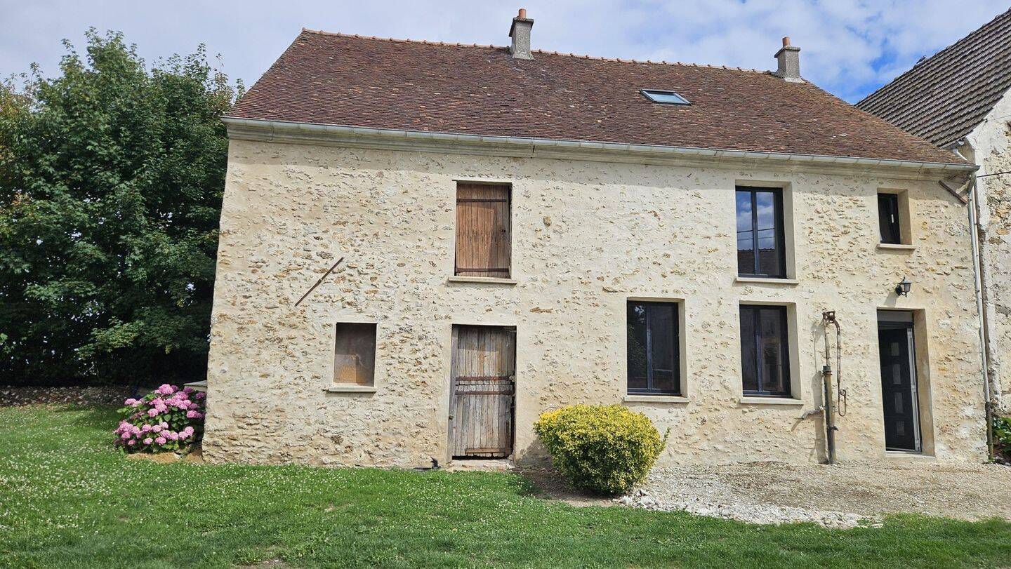 Maison à vendre, 136m², SAINT CYR SUR MORIN