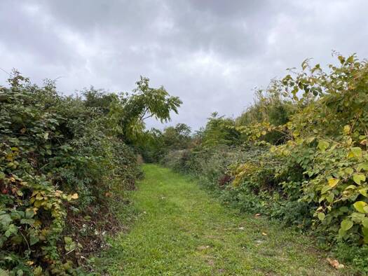 Terrain constructible viabilisé à vendre 1 568 000 € 730,63 m² de terrain Monts Cuchets Villejuif 94800