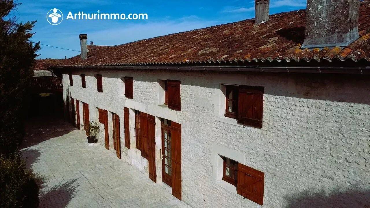 Maison à vendre, 274m², SAINT MARTIN DE JUILLERS