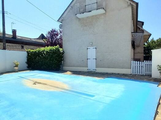 Maison à vendre 380 000 € 11 pièces 9 chambres 308 m² 670 m² de terrain Saint-Céré 46400