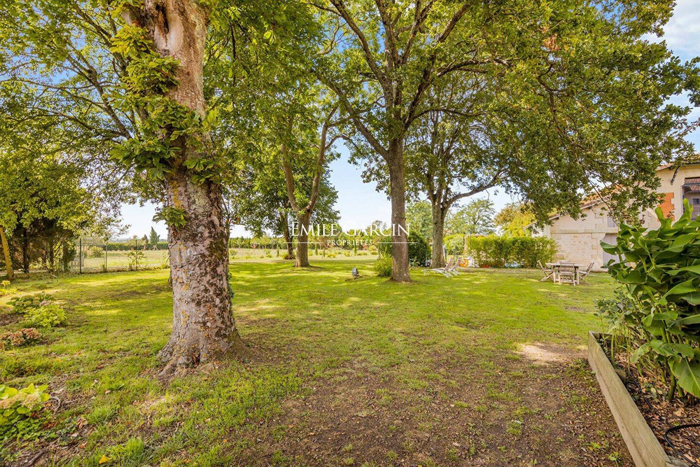 Maison à vendre, 450m², SOULAC SUR MER