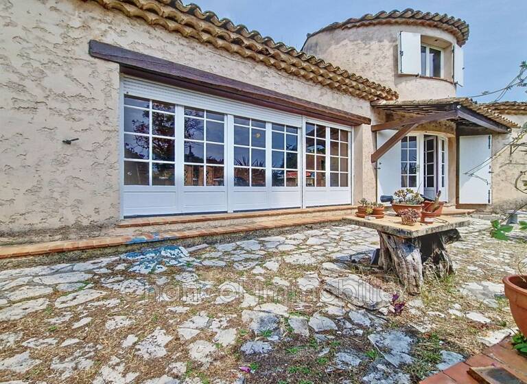 Maison à vendre 821 500 € 3<br/>chambres 125 m²<br/>superficie 1 501 m²<br/>terrain Juan les Pins-Gallice Juan-les-Pins 06160