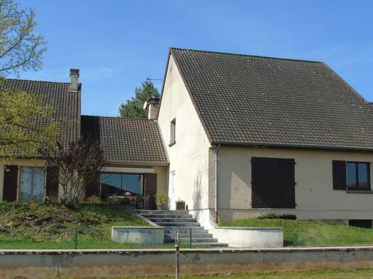 Maison à vendre 267 500 € 11 pièces 7 chambres 347 m² 2 402 m² de terrain Rigny-sur-Arroux 71160