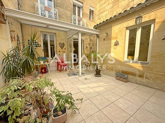 Villa à vendre 335 000 € 6 pièces 4 chambres 145 m² 25 m² de terrain Libourne 33500
