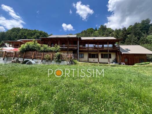 Hôtel à vendre Fonds de commerce 147 000 € 700 m² d'espace de restauration Réallon 05160