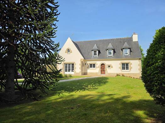 Villa à vendre 669 000 € 8 pièces 4 chambres 200 m² 3 742 m² de terrain Penvénan 22710