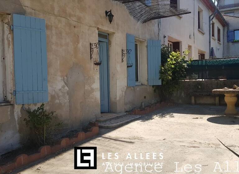 Maison à louer 731 € 3 pièces 2<br/>chambres 127 m²<br/>superficie 158 m²<br/>terrain Bollene 84500