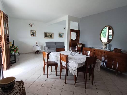 Maison à vendre 299 900 € 7 pièces 5 chambres 160 m² 420 m² de terrain Fort-de-France 97200