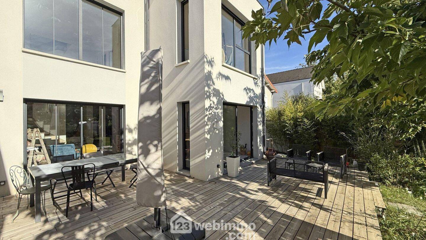 Maison à vendre, 220m², SAINT MAUR DES FOSSES