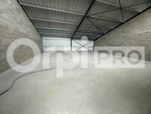 Entrepôt à louer 2 010 € 164 m² d'espace de stockage Saubrigues 40230